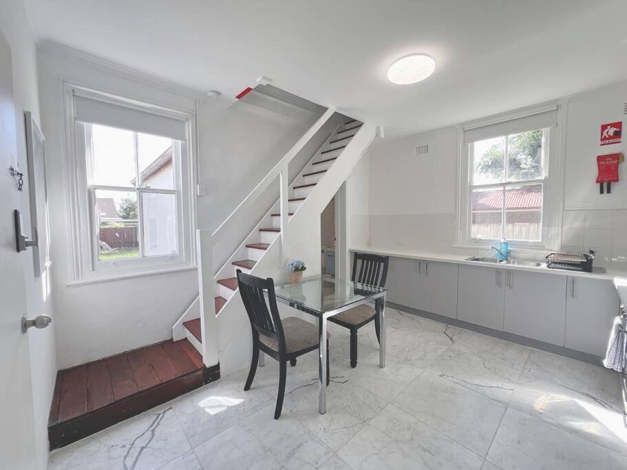 One Bedroom Loft Close To Ashfield Station Apartment Sydney